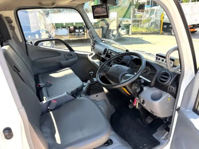 日野 デュトロ 2RG-XZU605X(2WD)の写真35
