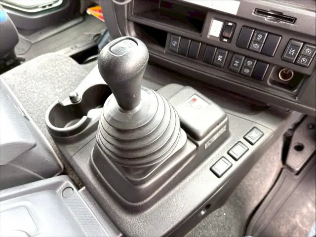 いすゞ ギガ 2PG-EXD52CDの写真24