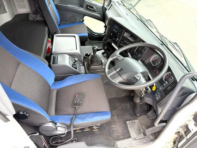 いすゞ ギガ 2PG-EXD52CDの写真26