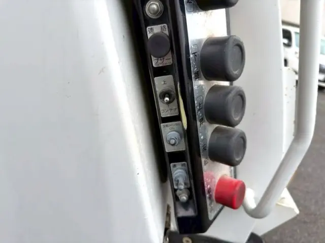 いすゞ フォワード 2RG-FRR90S2の写真17