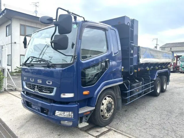 三菱 ファイター 2DG-FQ62F(6x4)の写真1