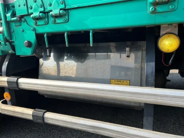 いすゞ ギガ 2PG-CYJ77C(8x4)の写真10