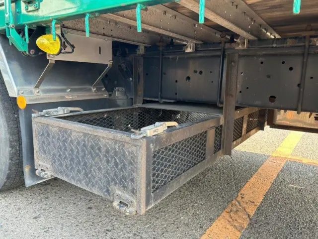 いすゞ ギガ 2PG-CYJ77C(8x4)の写真11