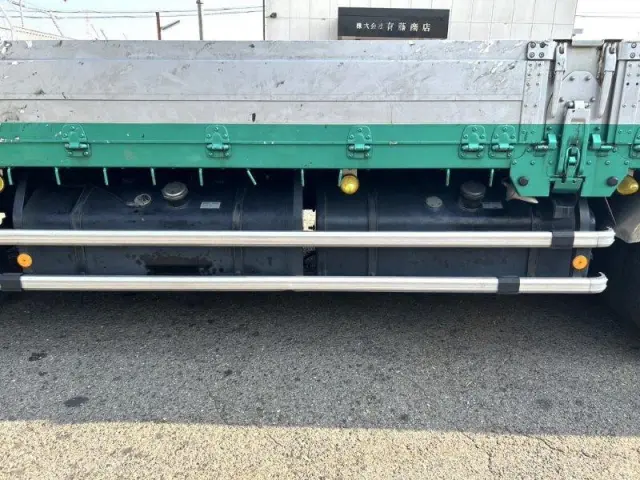 いすゞ ギガ 2PG-CYJ77C(8x4)の写真12