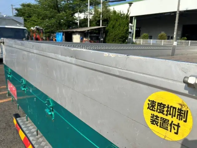 いすゞ ギガ 2PG-CYJ77C(8x4)の写真16