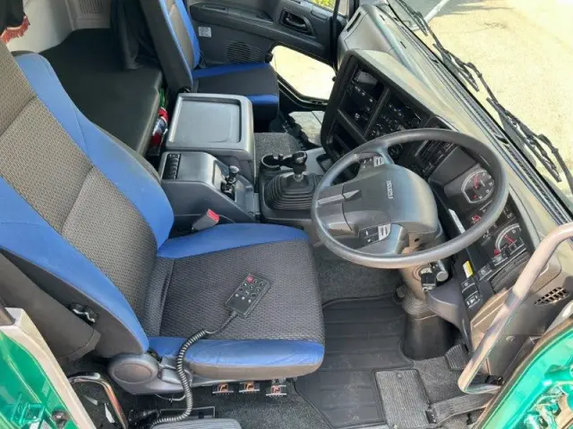 いすゞ ギガ 2PG-CYJ77C(8x4)の写真23