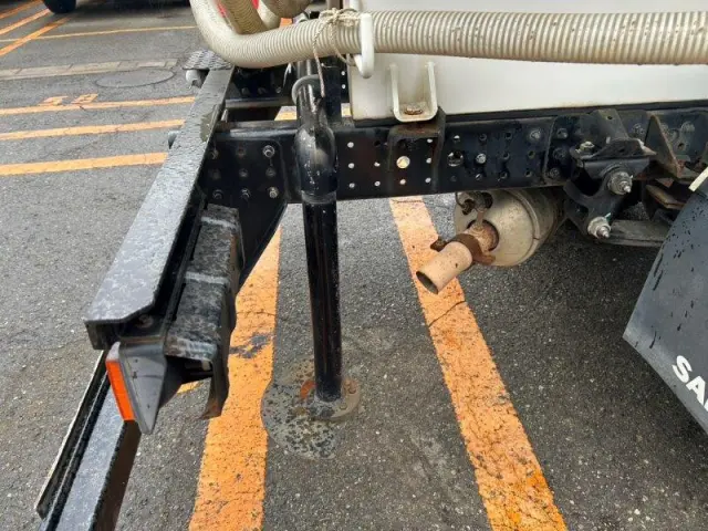 三菱 キャンター 2PG-FEB90(2WD)の写真9