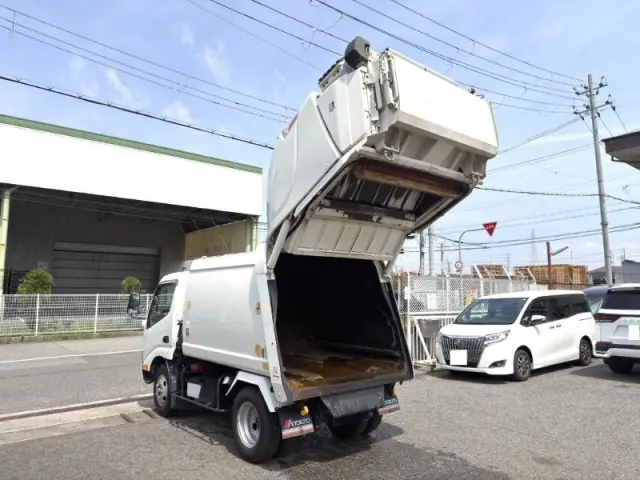 日野 デュトロ 2RG-XZU605X(2WD)の写真8