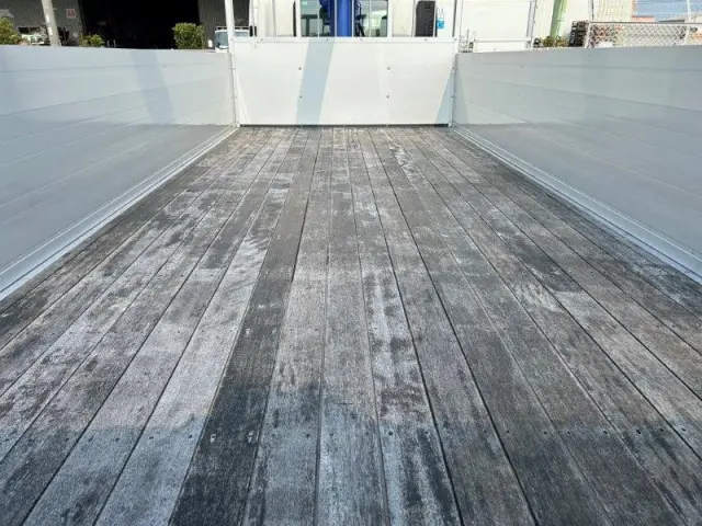 いすゞ フォワード LPG-FTR90S2(2WD)の写真5