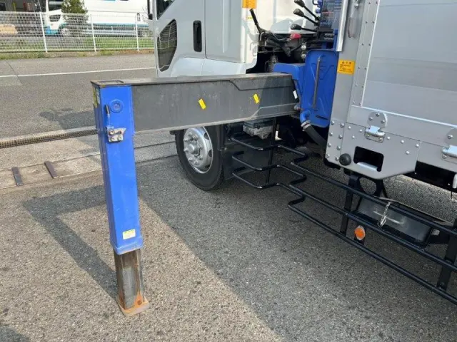 いすゞ フォワード LPG-FTR90S2(2WD)の写真7