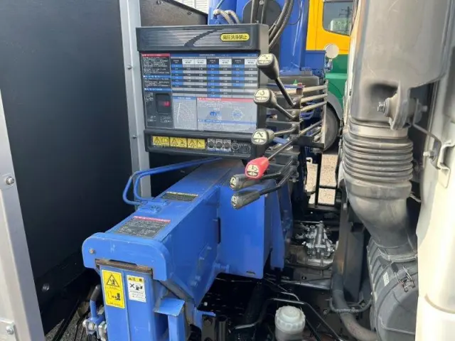 いすゞ フォワード LPG-FTR90S2(2WD)の写真8