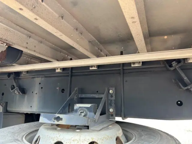 日野 プロフィア QPG-FR1EXEG(6x2)の写真17