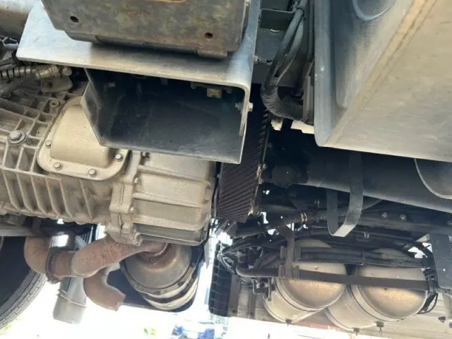 日野 プロフィア QPG-FR1EXEG(6x2)の写真19