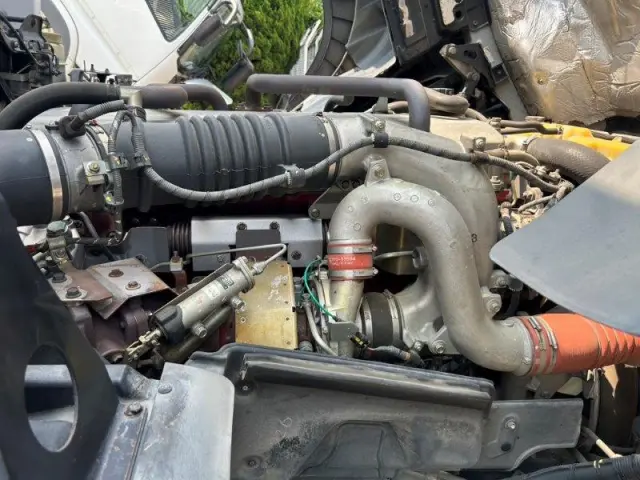 日野 プロフィア QPG-FR1EXEG(6x2)の写真25