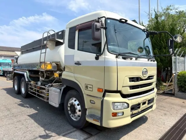 UD クオン LGK-CD5YL(6x2)の写真2
