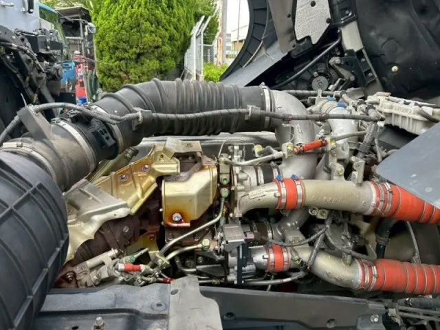 日野 プロフィア 2DG-FR1AHGの写真17