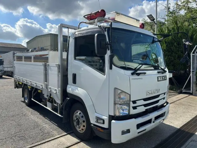いすゞ フォワード 2RG-FRR90S2(2WD)の写真2