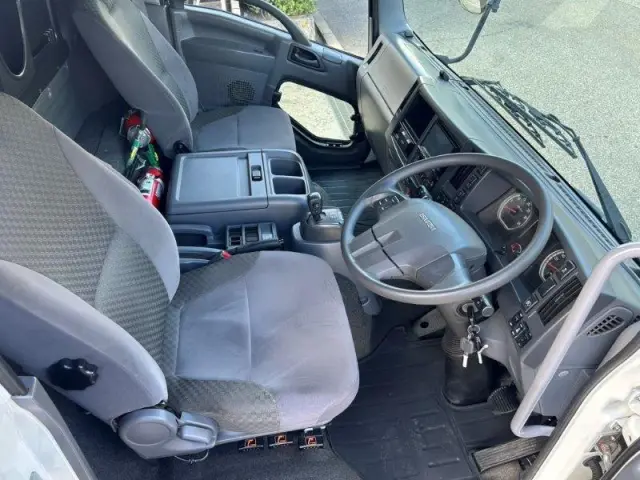 いすゞ フォワード 2RG-FRR90S2(2WD)の写真24