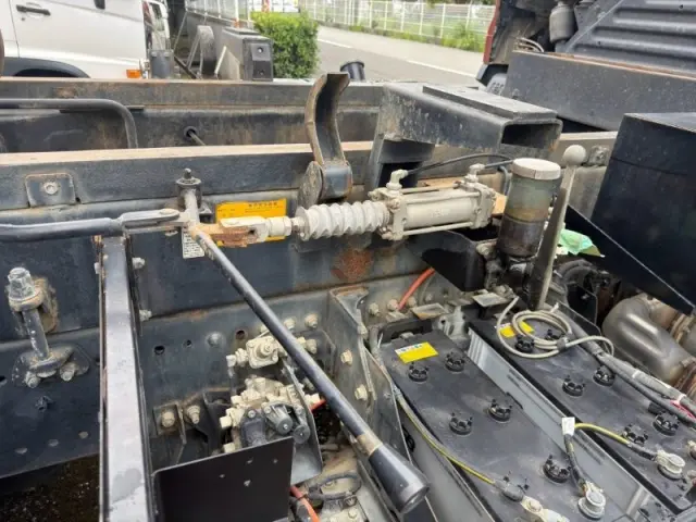 日野 プロフィア 2DG-FS1AGA(6x4)の写真14