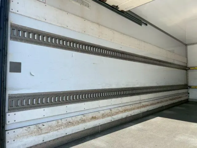 いすゞ フォワード 2PG-FRR90S1(2WD)の写真9