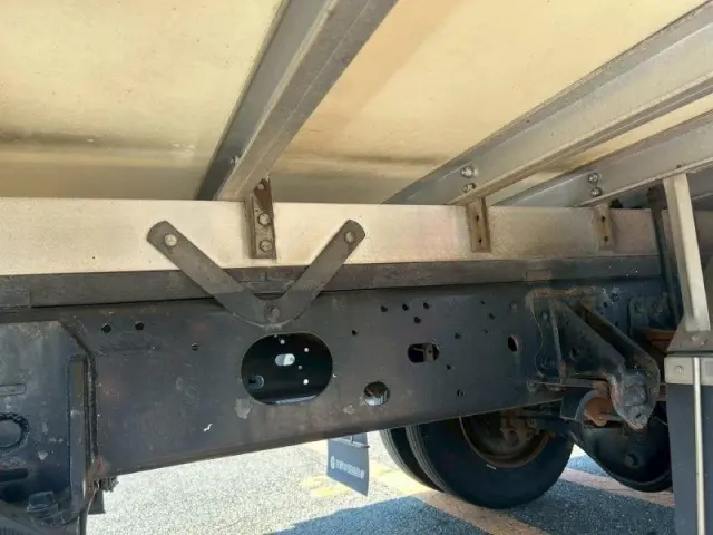 いすゞ フォワード 2PG-FRR90S1(2WD)の写真14