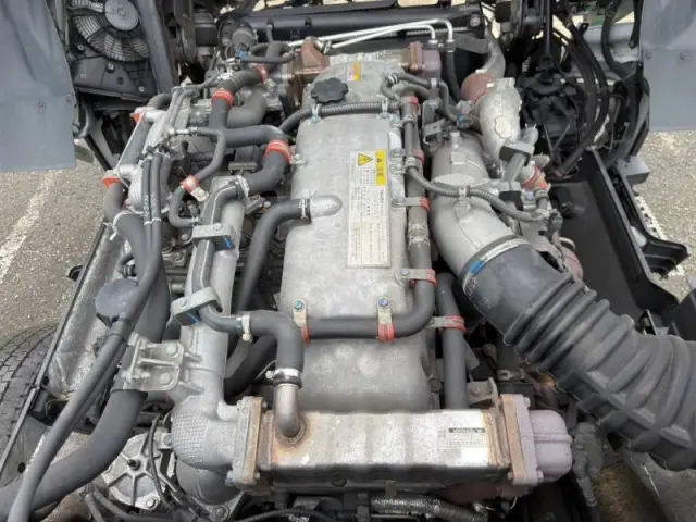 いすゞ ギガ QKG-CYJ77BA(8x4)の写真18