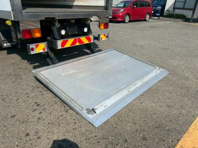 いすゞ フォワード 2PG-FRR90S1(2WD)の写真7