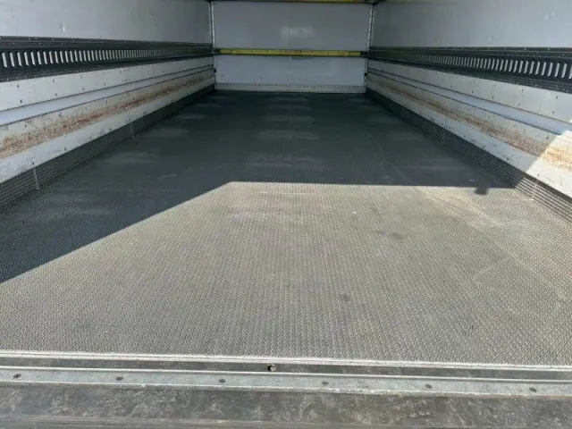 いすゞ フォワード 2PG-FRR90S1(2WD)の写真9