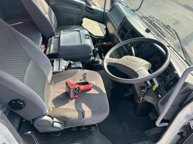 いすゞ フォワード QKG-FTR34S2(2WD)の写真33