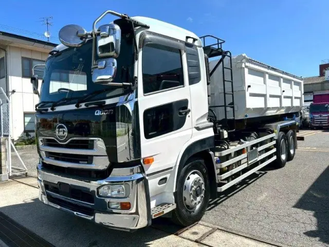 ＵＤ クオン QKG-CW5YL(6x4)の写真1