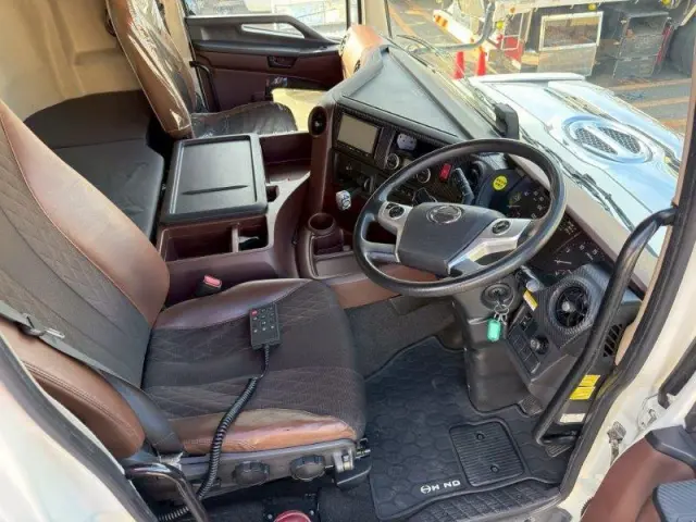 日野 プロフィア 2DG-FW1AHG(8x4)の写真32