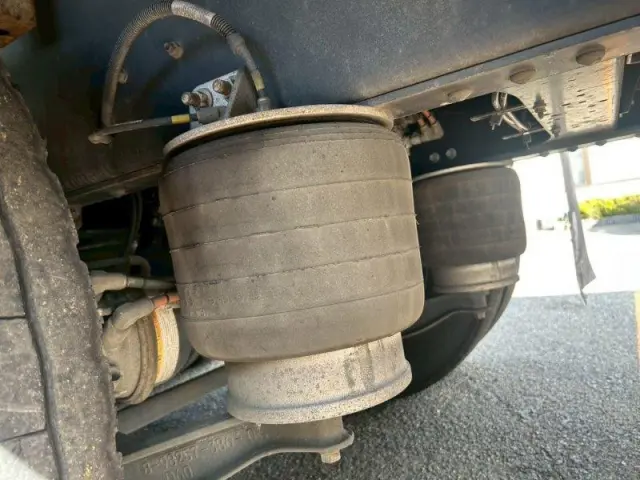 いすゞ ギガ 2PG-CYL77C(6x2)の写真6