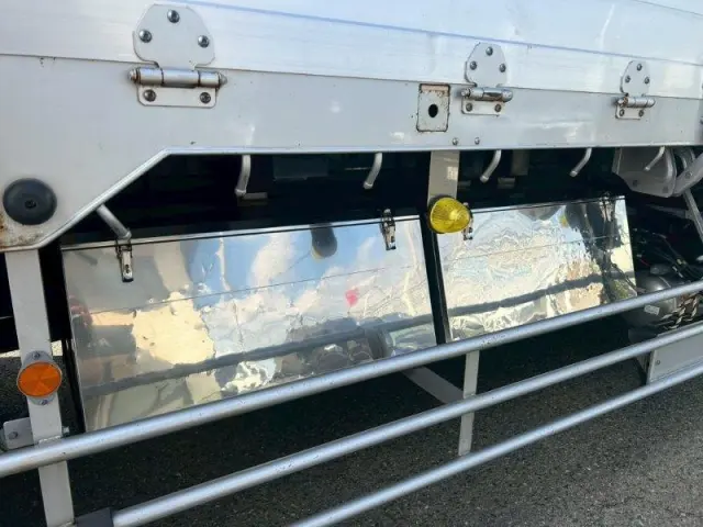 いすゞ ギガ 2PG-CYL77C(6x2)の写真9