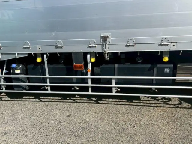 いすゞ ギガ 2PG-CYL77C(6x2)の写真14