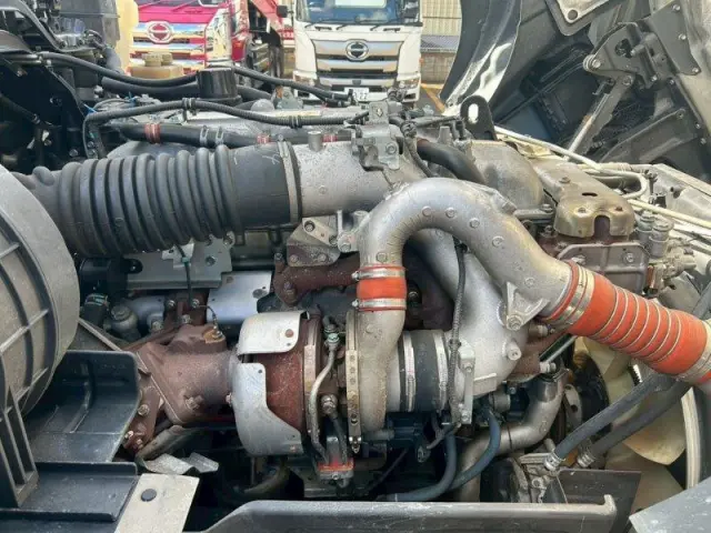いすゞ ギガ 2PG-CYL77C(6x2)の写真22