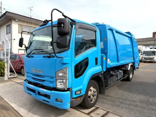 いすゞ フォワード 2RG-FRR90S2(2WD)の写真1