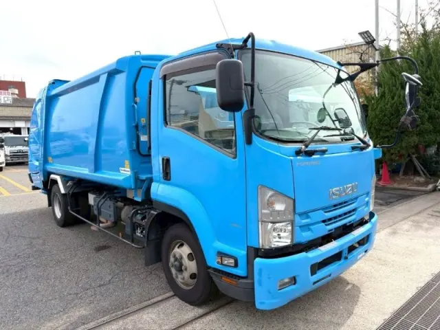 いすゞ フォワード 2RG-FRR90S2(2WD)の写真2