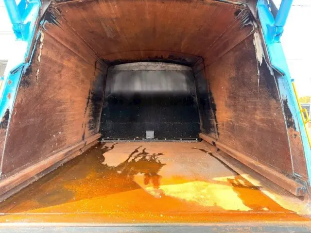 いすゞ フォワード 2RG-FRR90S2(2WD)の写真9