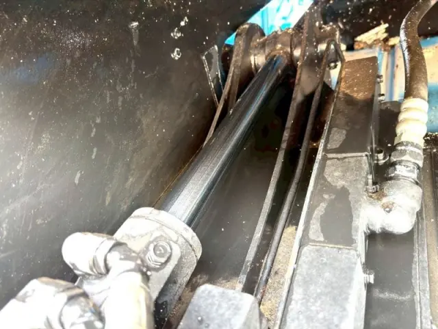 いすゞ フォワード 2RG-FRR90S2(2WD)の写真14