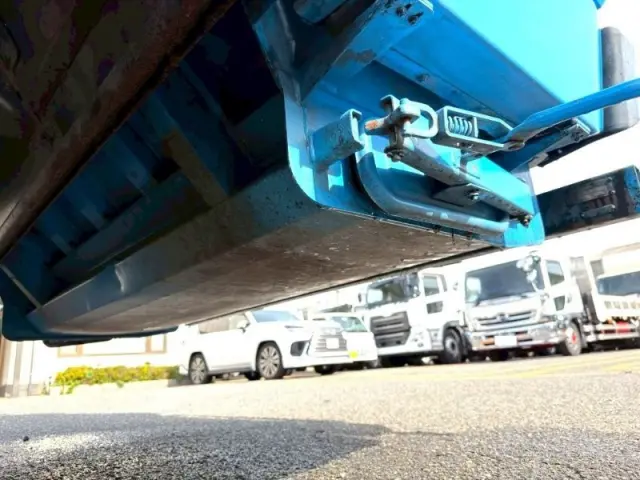 いすゞ フォワード 2RG-FRR90S2(2WD)の写真18