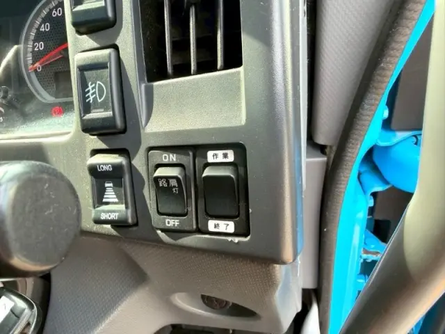 いすゞ フォワード 2RG-FRR90S2(2WD)の写真36