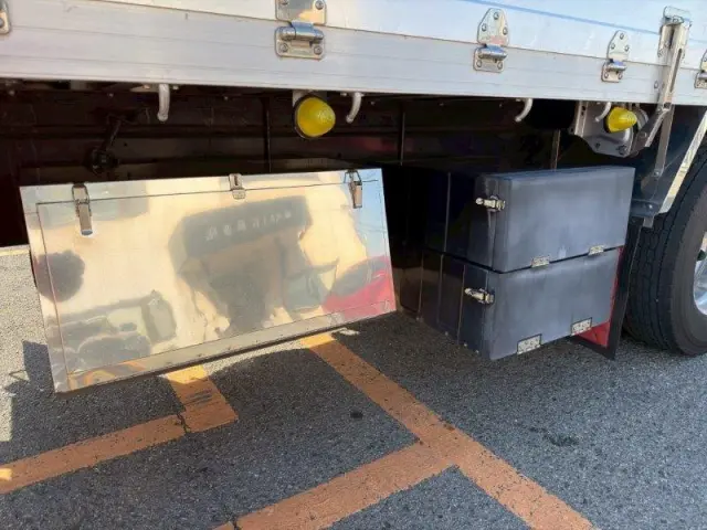 いすゞ ギガ 2PG-CYL77C(6x2)の写真13