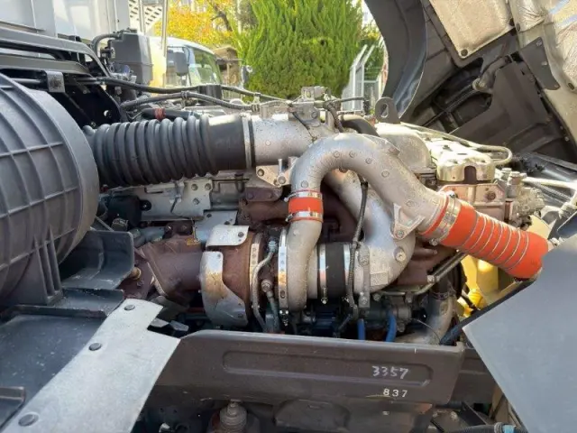 いすゞ ギガ 2PG-CYL77C(6x2)の写真21