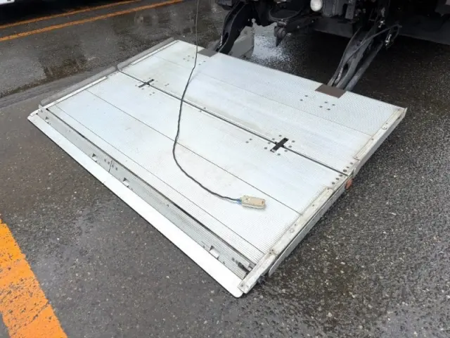 いすゞ フォワード 2PG-FTR90V2の写真6