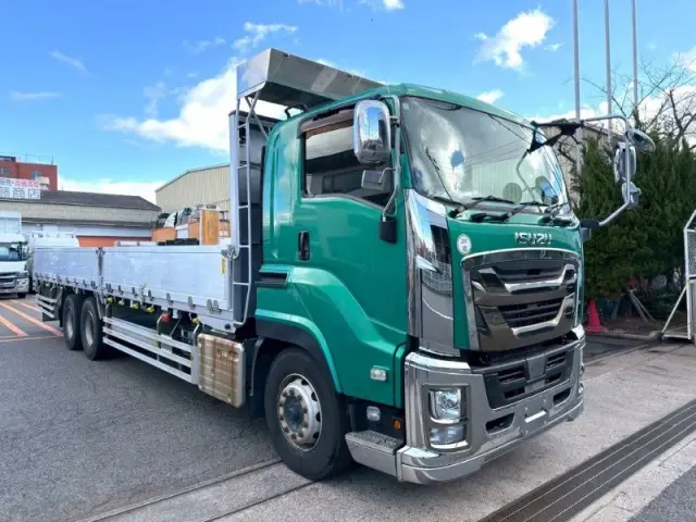 いすゞ ギガ 2PG-CYL77C(6x2)の写真2