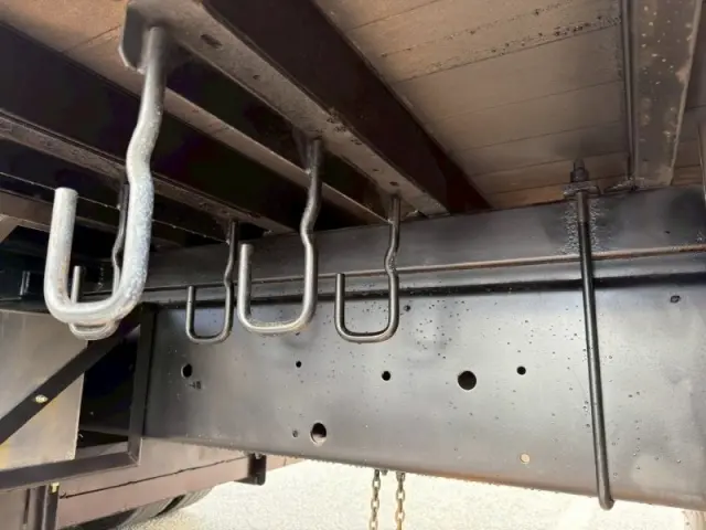 いすゞ ギガ 2PG-CYL77C(6x2)の写真7