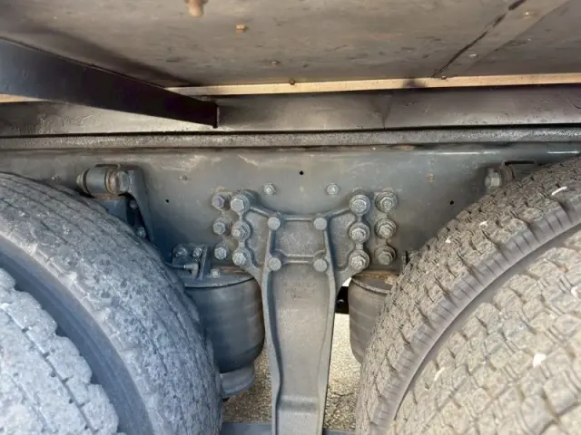 いすゞ ギガ 2PG-CYL77C(6x2)の写真8