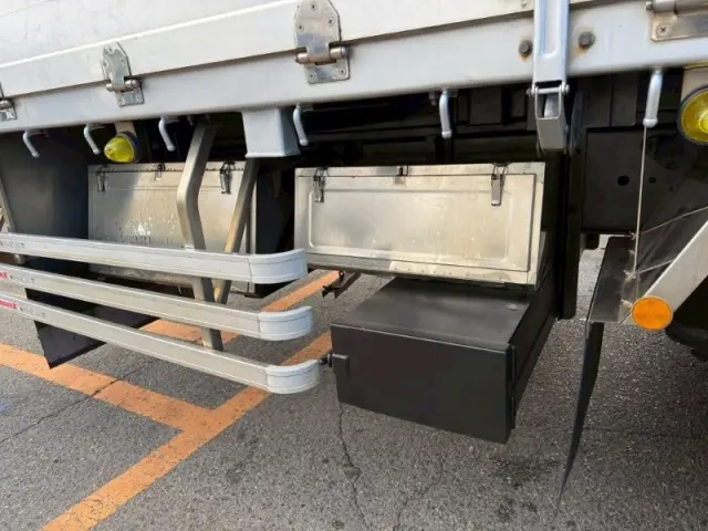 いすゞ ギガ 2PG-CYL77C(6x2)の写真10