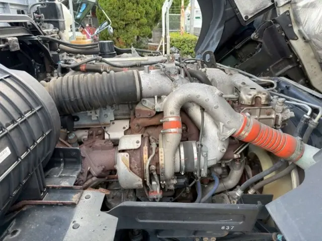 いすゞ ギガ 2PG-CYL77C(6x2)の写真15