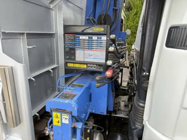 三菱 ファイター QKG-FK62FZの写真12